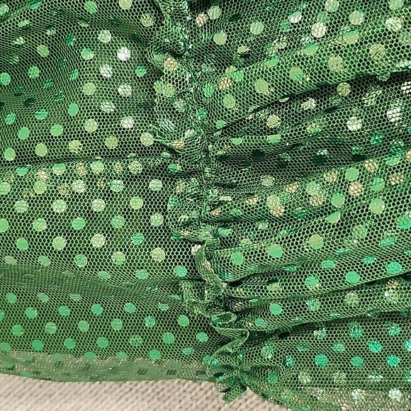 Girls sz 6 Christmas dress and skirt - Picture 13 of 14